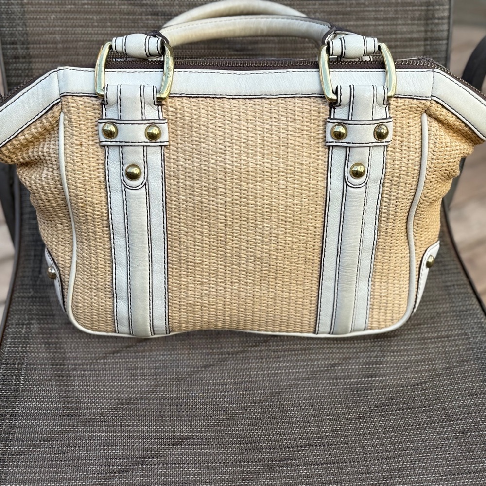 Banana Republic Tan and Cream Tote - Picture 2 of 10